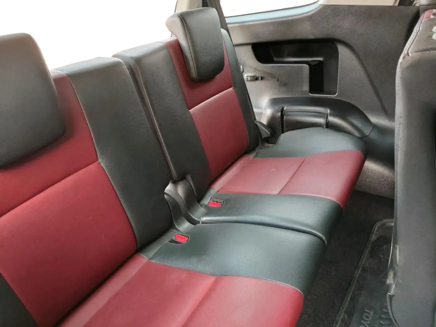 2025 Toyota Fortuner 4X4 AT 2.8 LEGENDER, Diesel, Automatic, 13,867 km, interior
