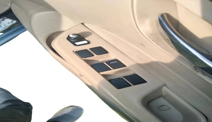 2015 Maruti Swift Dzire VXI, Petrol, Manual, 92,617 km, interior