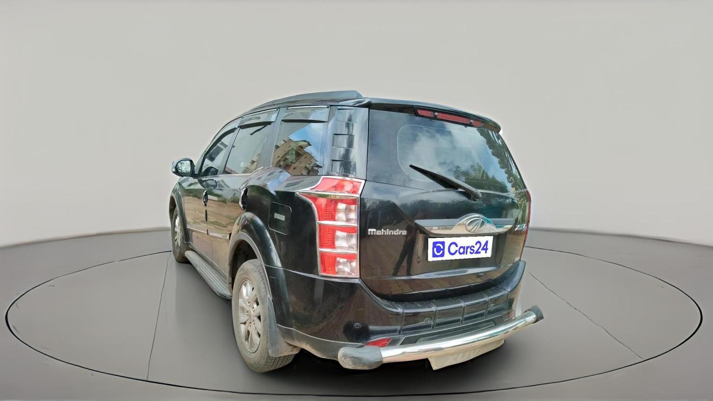 2017 Mahindra XUV500 W10, Diesel, Manual, 1,55,039 km, exterior