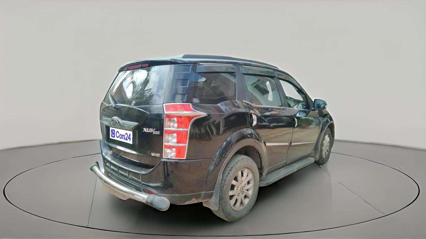2017 Mahindra XUV500 W10, Diesel, Manual, 1,55,039 km, exterior