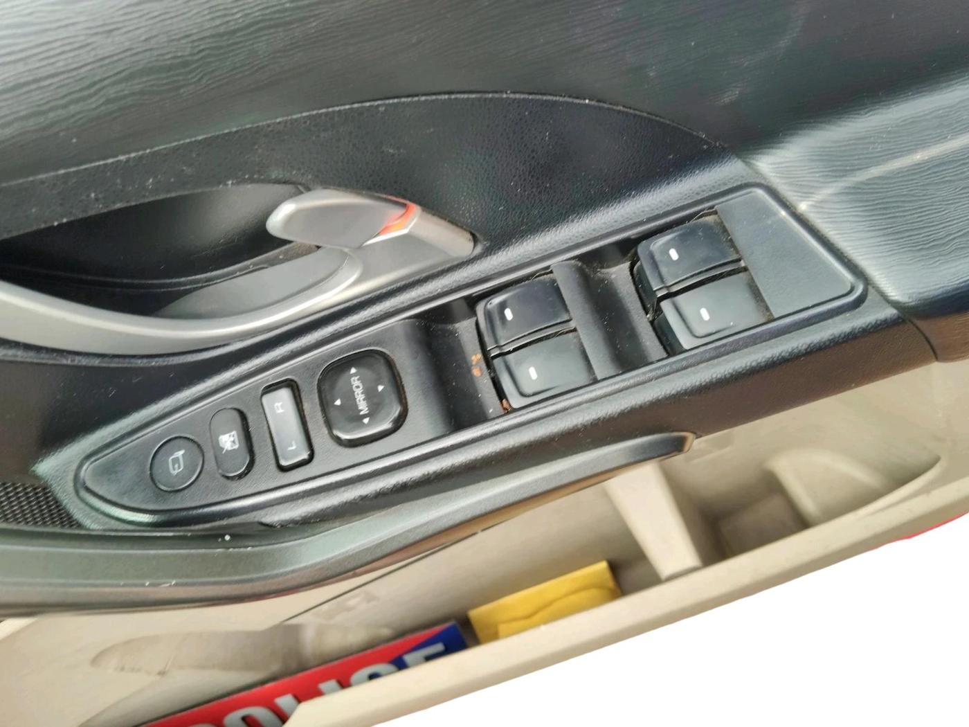 2017 Mahindra XUV500 W10, Diesel, Manual, 1,55,039 km, interior