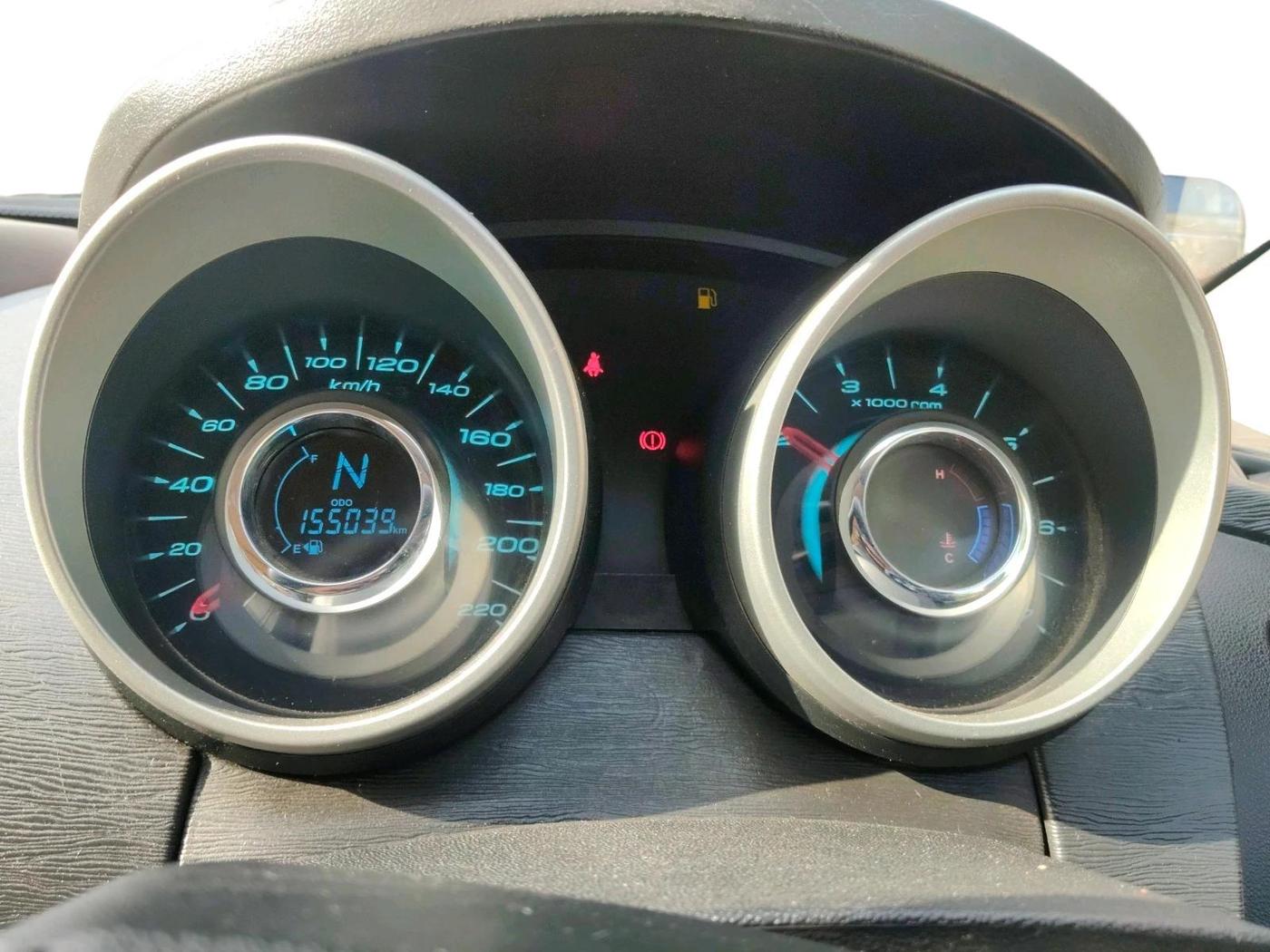 2017 Mahindra XUV500 W10, Diesel, Manual, 1,55,039 km, interior
