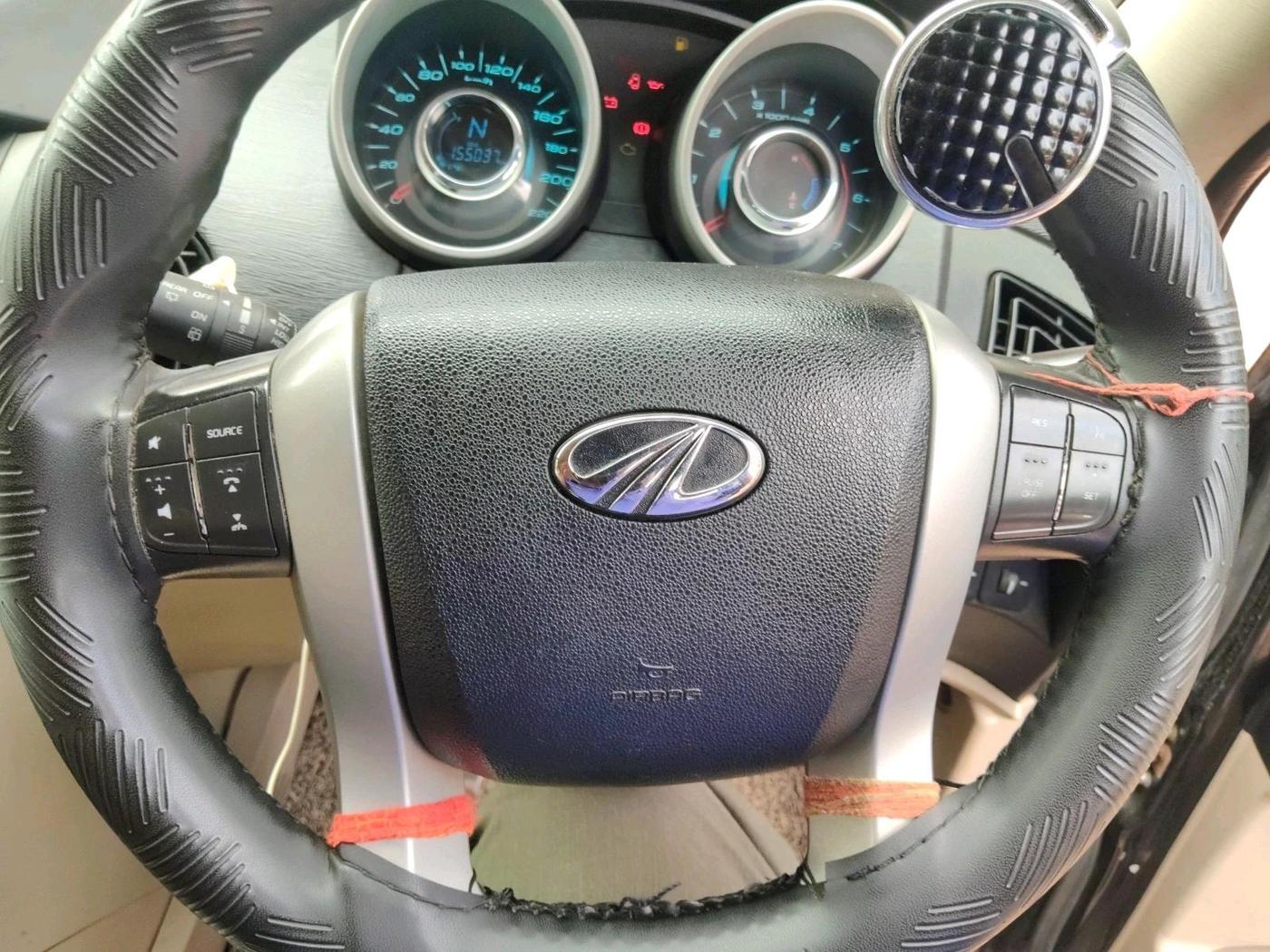2017 Mahindra XUV500 W10, Diesel, Manual, 1,55,039 km, interior