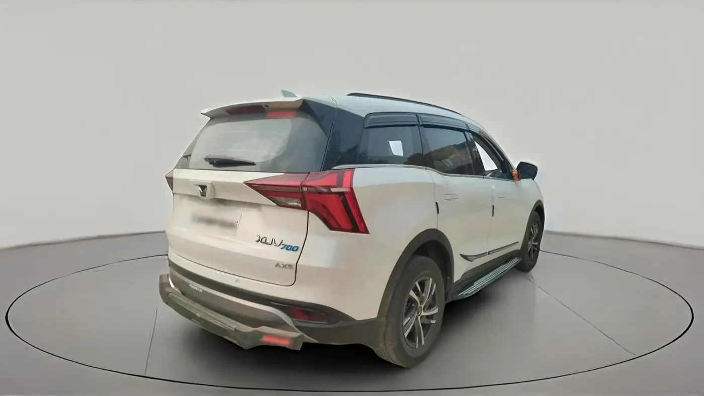 2022 Mahindra XUV700 AX 5 D MT 5 STR, Diesel, Manual, 14,00,000 km, exterior
