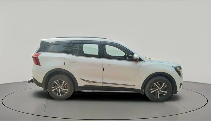 2022 Mahindra XUV700 AX 5 D MT 5 STR, Diesel, Manual, 49,782 km, exterior