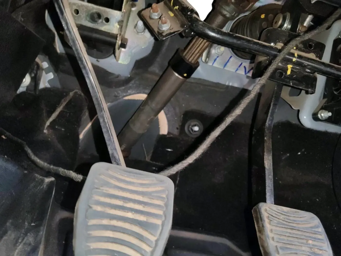 2022 Mahindra XUV700 AX 5 D MT 5 STR, Diesel, Manual, 14,00,000 km, interior