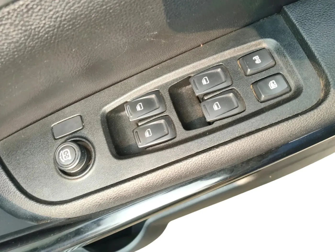 2022 Mahindra XUV700 AX 5 D MT 5 STR, Diesel, Manual, 14,00,000 km, interior