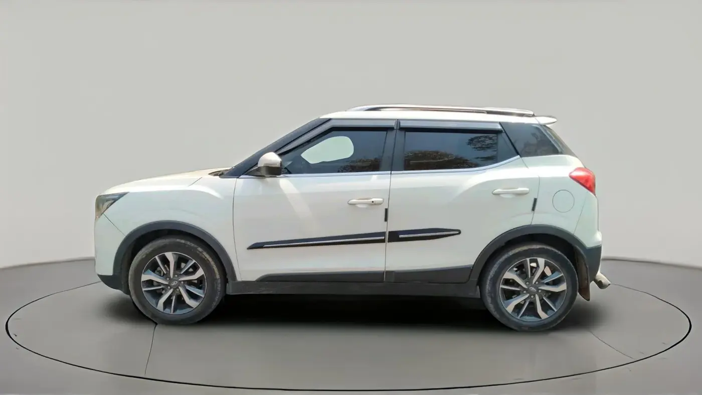 2019 Mahindra XUV300 W8 (O) 1.5 DIESEL AMT, Diesel, Automatic, 86,700 km, exterior