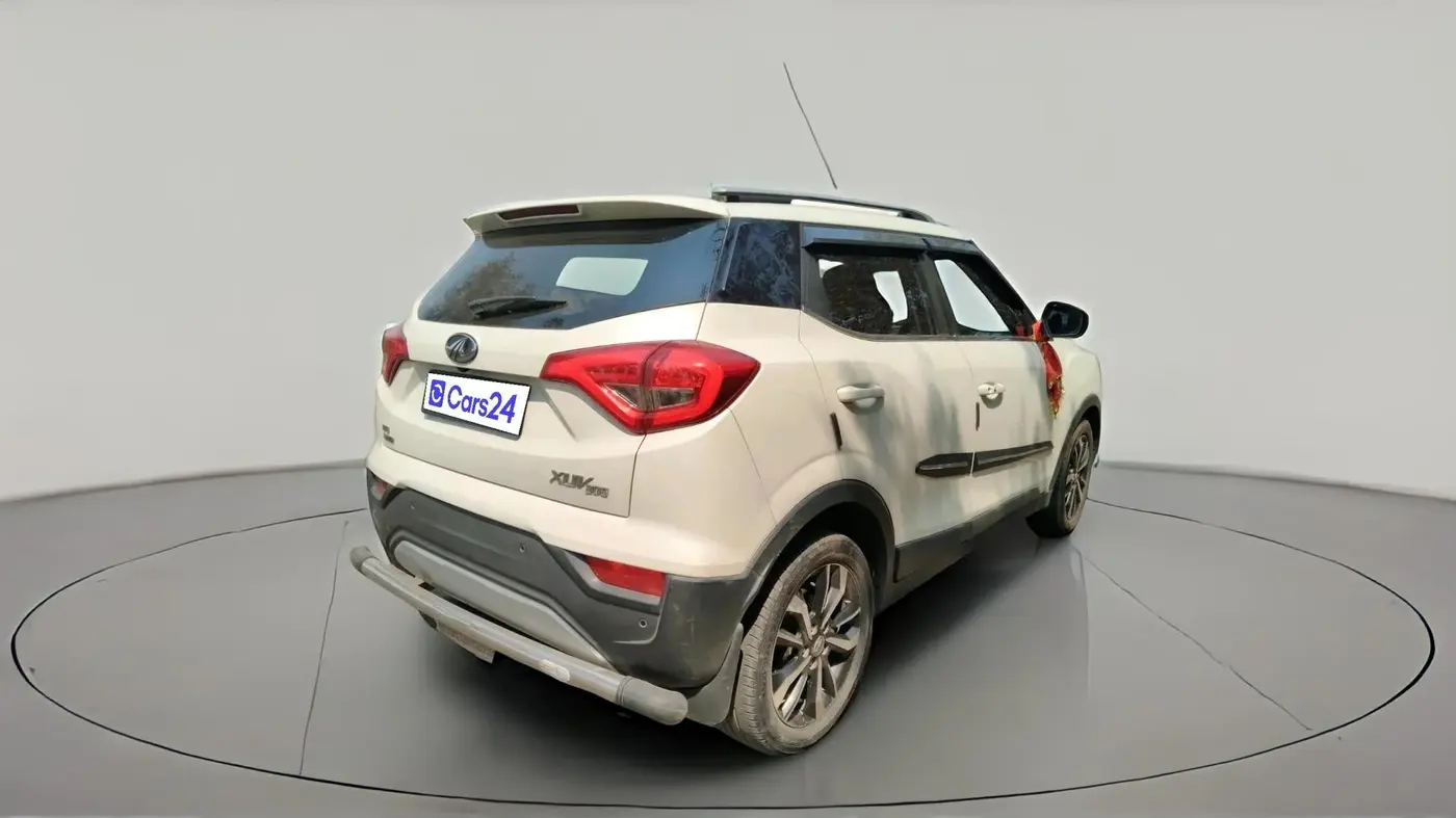 2019 Mahindra XUV300 W8 (O) 1.5 DIESEL AMT, Diesel, Automatic, 86,700 km, exterior