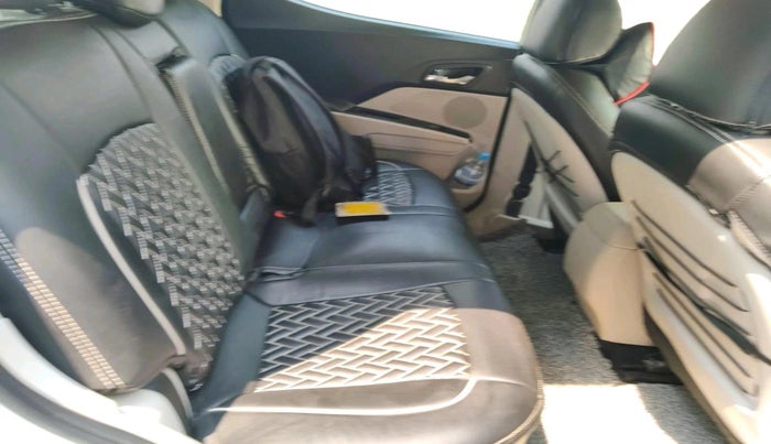 2019 Mahindra XUV300 W8 (O) 1.5 DIESEL AMT, Diesel, Automatic, 84,904 km, interior