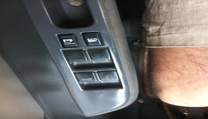 2011 Maruti Swift VXI, Petrol, Manual, 55,221 km, interior