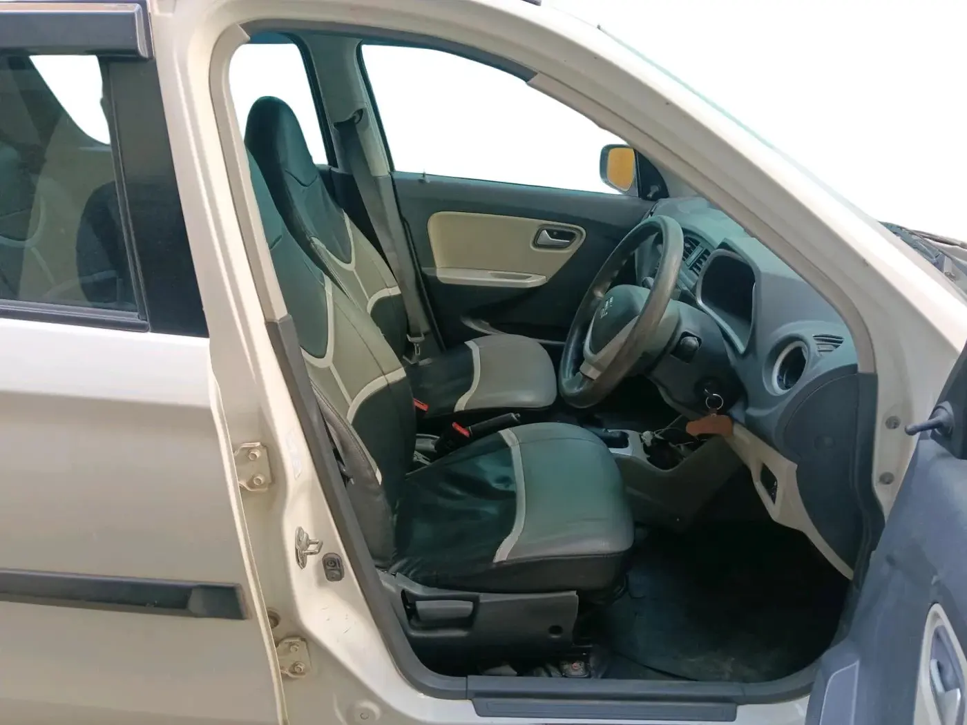 2016 Maruti Alto K10 VXI, Petrol, Manual, 1,09,555 km, interior