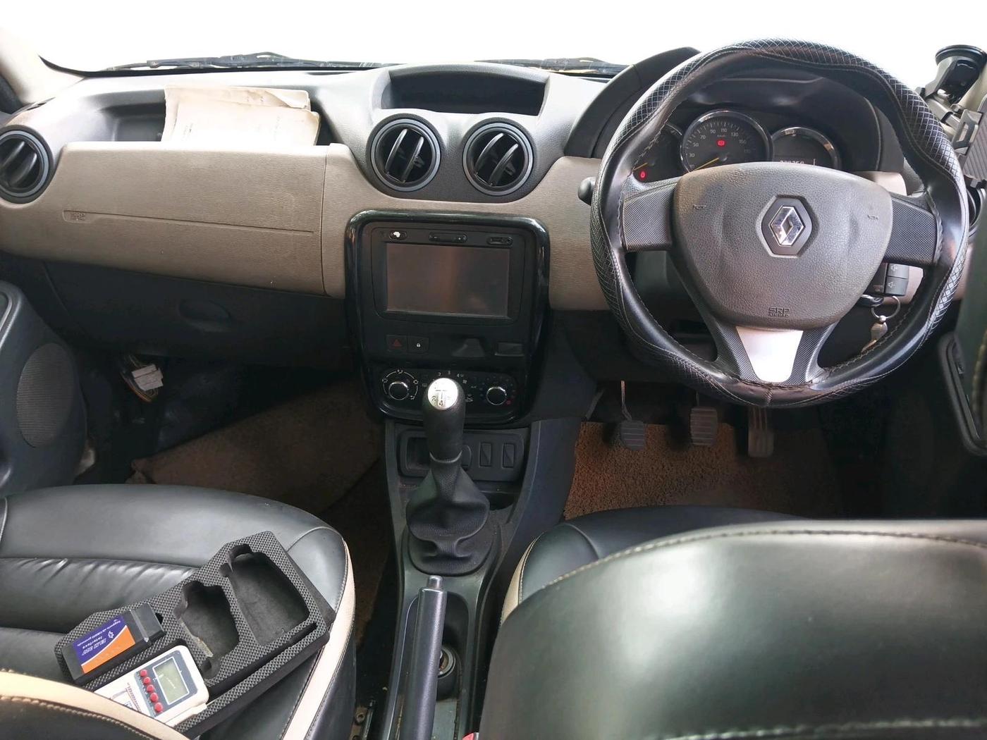 2015 Renault Duster 85 PS RXL DIESEL (OPT), Diesel, Manual, 2,39,768 km, interior