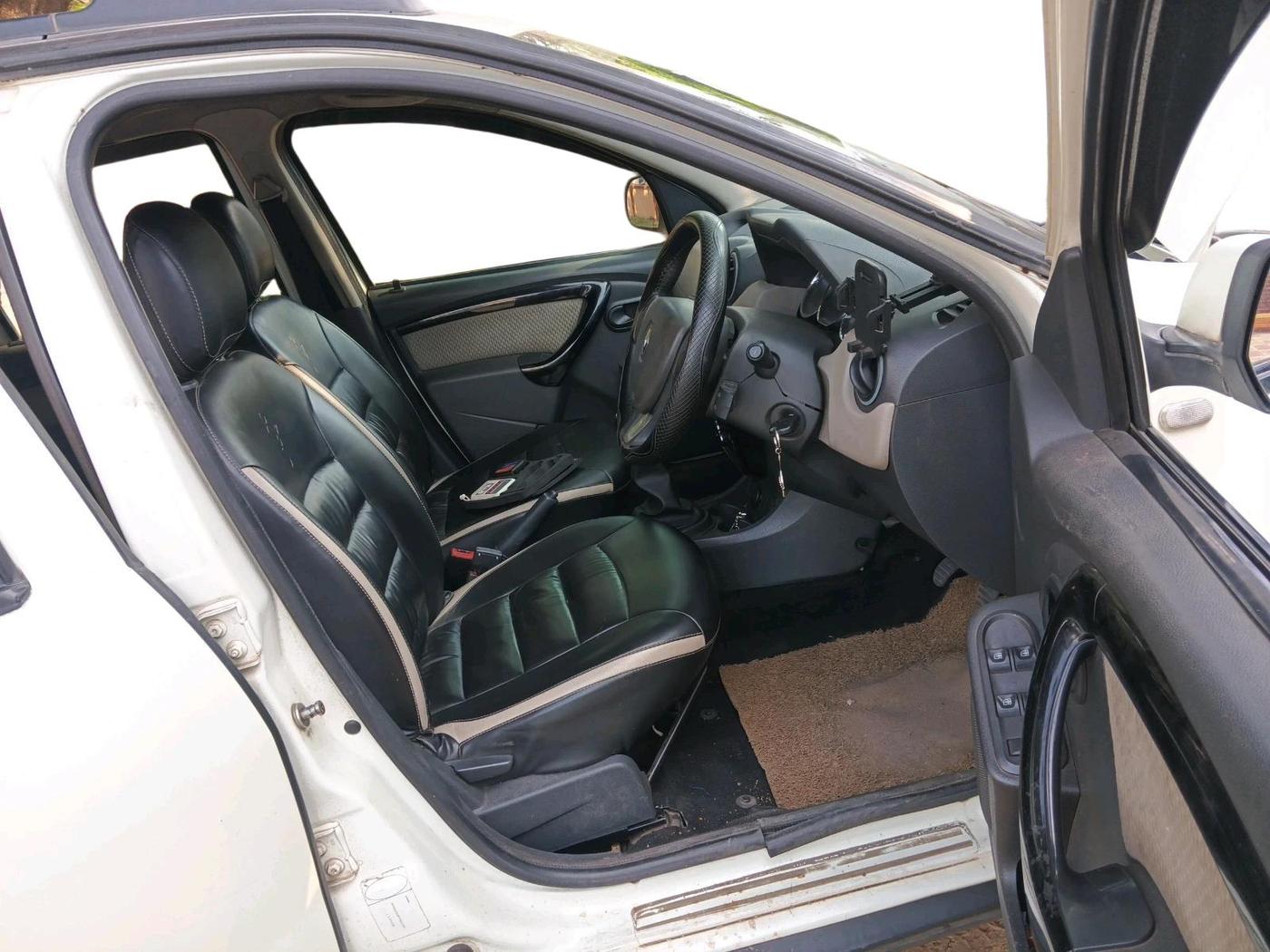 2015 Renault Duster 85 PS RXL DIESEL (OPT), Diesel, Manual, 2,39,768 km, interior