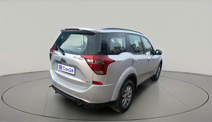 2018 Mahindra XUV500 W11, Diesel, Manual, 1,28,471 km, exterior