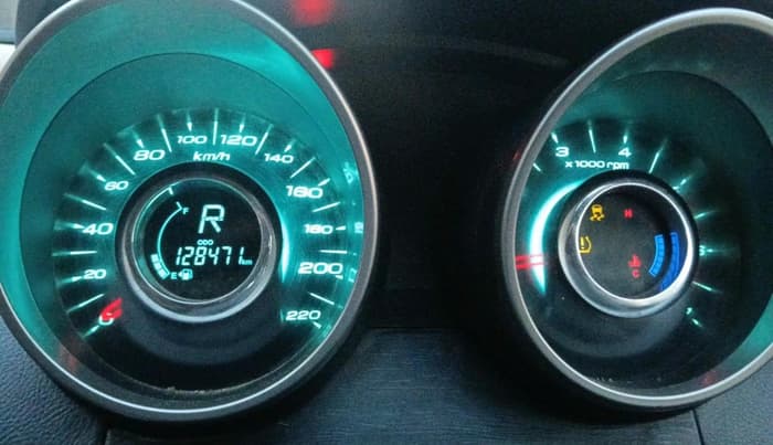 2018 Mahindra XUV500 W11, Diesel, Manual, 1,28,471 km, interior
