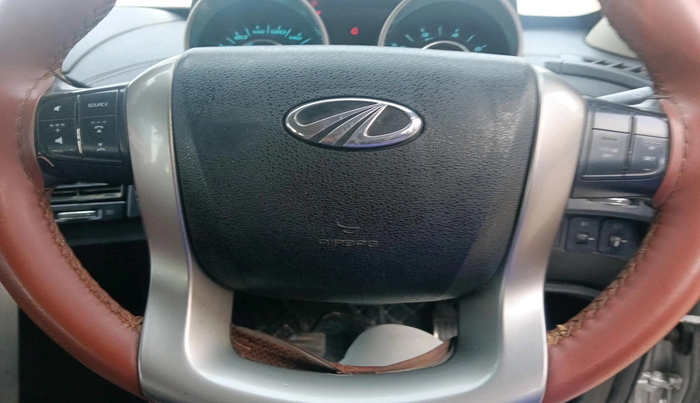 2018 Mahindra XUV500 W11, Diesel, Manual, 1,28,471 km, interior