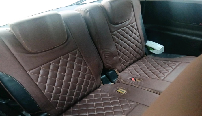 2018 Mahindra XUV500 W11, Diesel, Manual, 1,28,471 km, interior