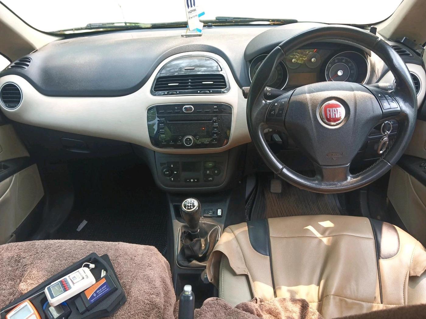 2016 Fiat Linea EMOTION 1.3 L ADVANCED MULTIJET, Diesel, Manual, 57,192 km, interior