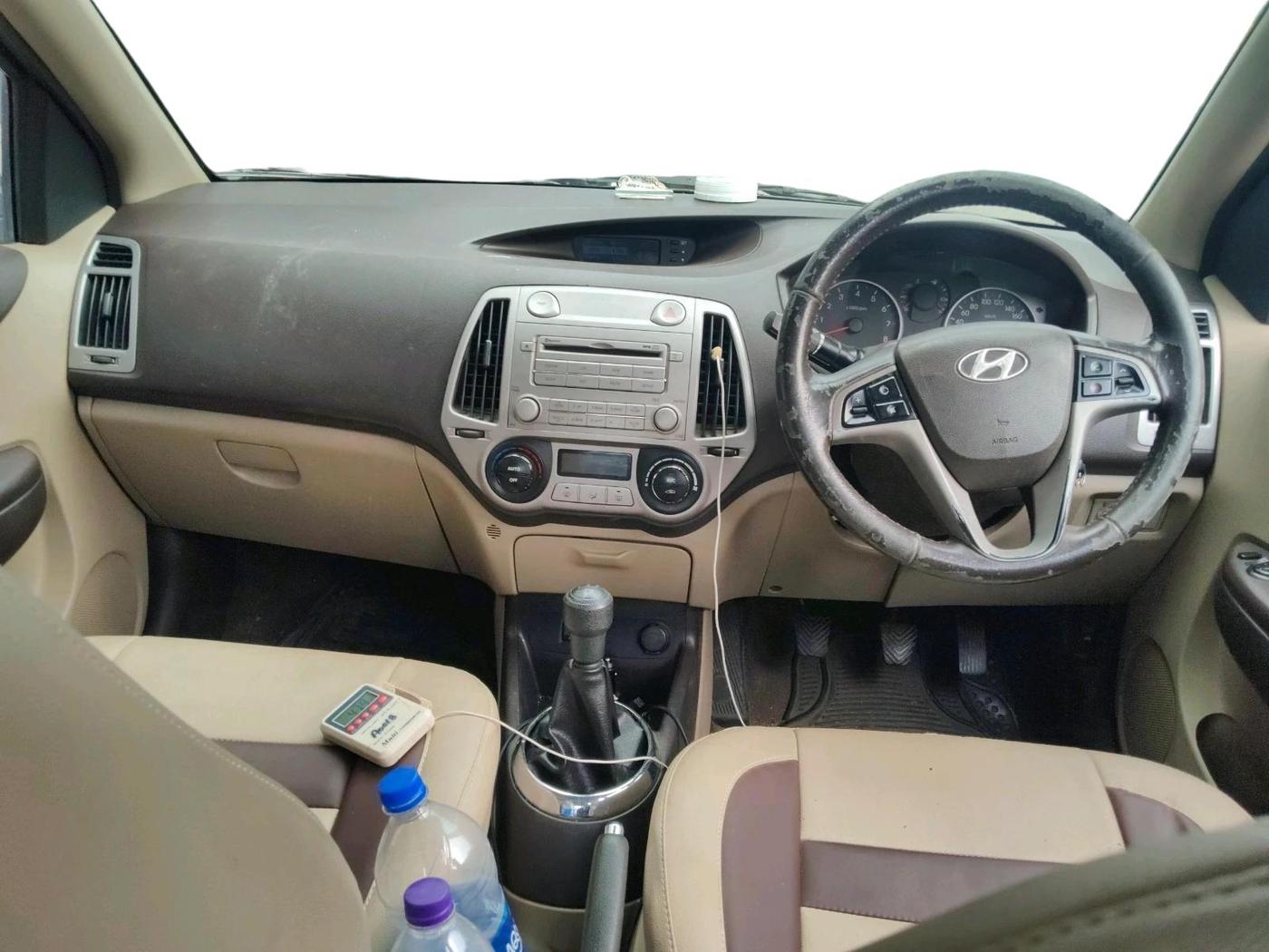 2011 Hyundai i20 SPORTZ 1.2, Petrol, Manual, 80,364 km, interior