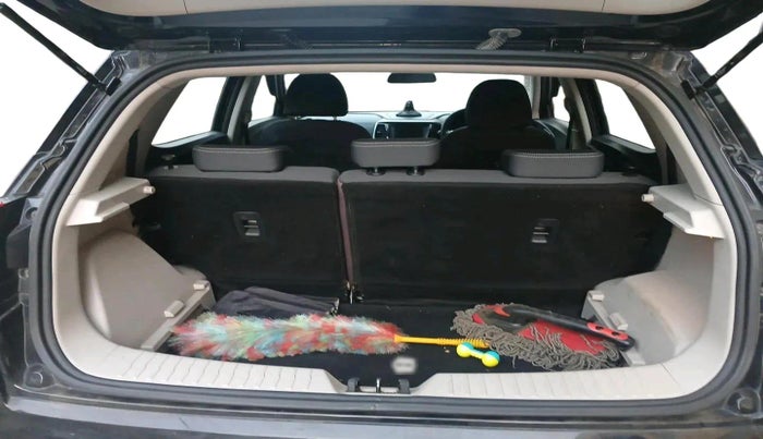 2020 Mahindra XUV300 W8 1.2 PETROL, Petrol, Manual, 19,304 km, exterior