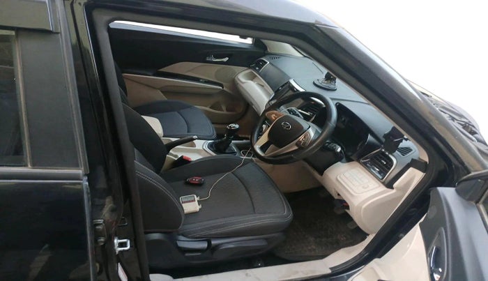 2020 Mahindra XUV300 W8 1.2 PETROL, Petrol, Manual, 19,304 km, interior