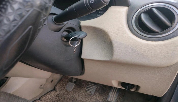 2015 Nissan Terrano XV D THP 110 PS, Diesel, Manual, 2,01,303 km, interior