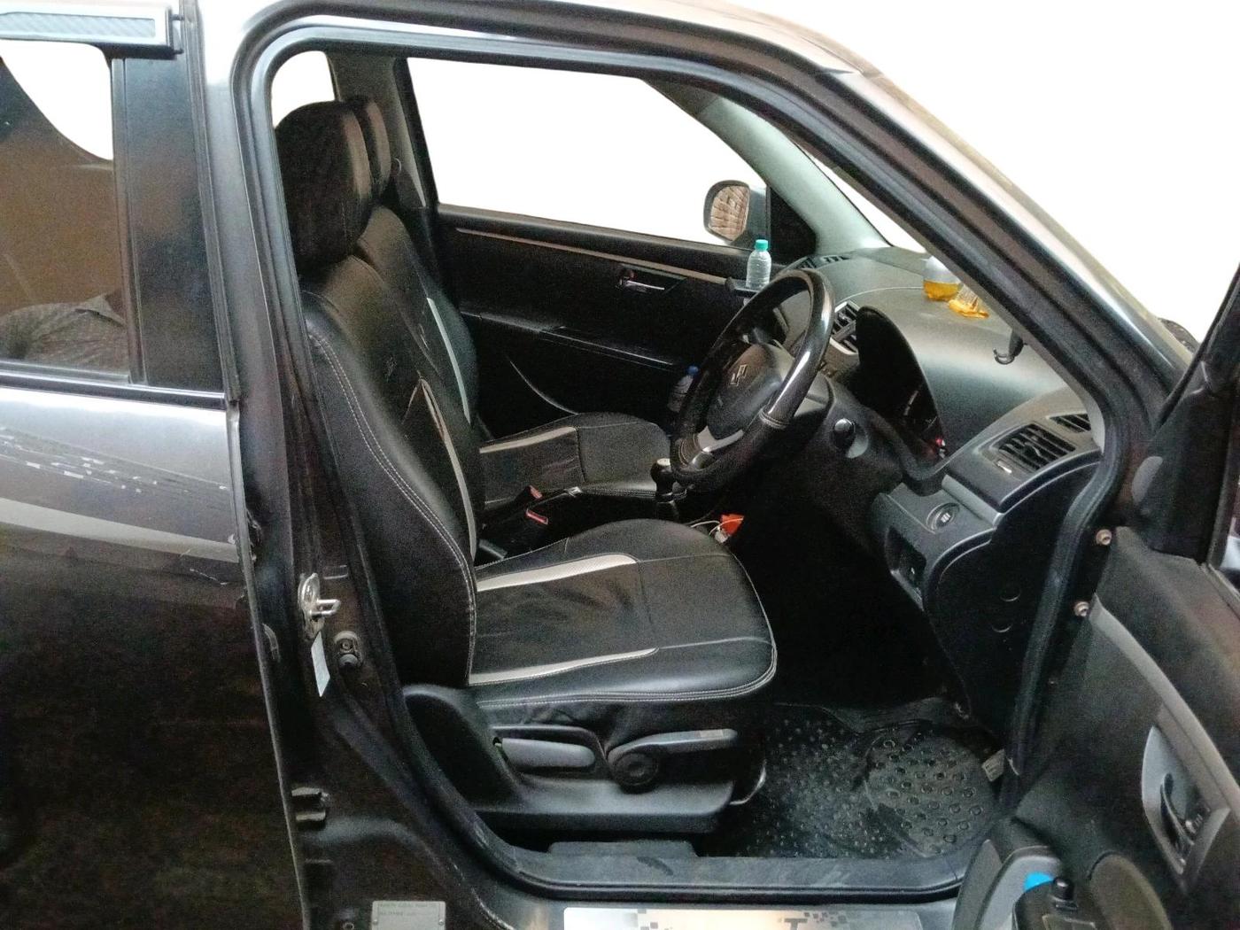 2015 Maruti Swift ZDI, Diesel, Manual, 1,30,682 km, interior