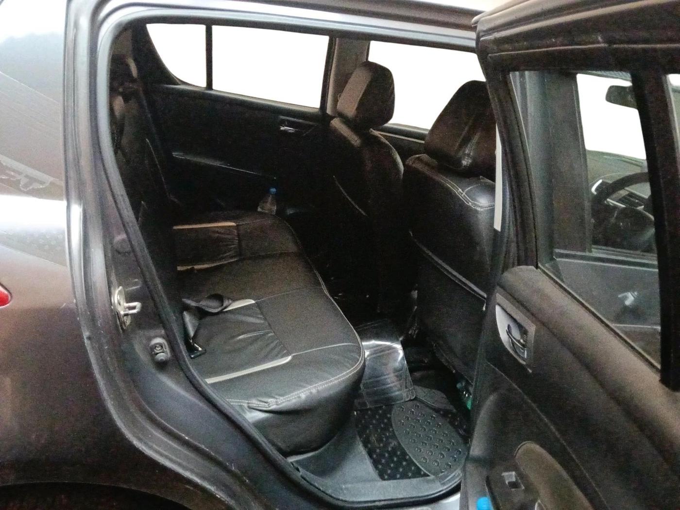 2015 Maruti Swift ZDI, Diesel, Manual, 1,30,682 km, interior