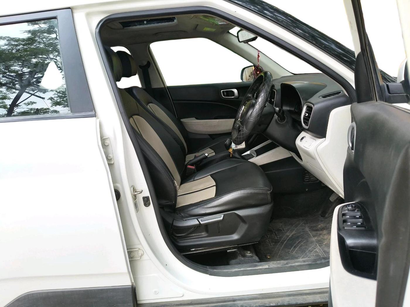 2022 Hyundai VENUE SX 1.2 PETROL, Petrol, Manual, 82,116 km, interior