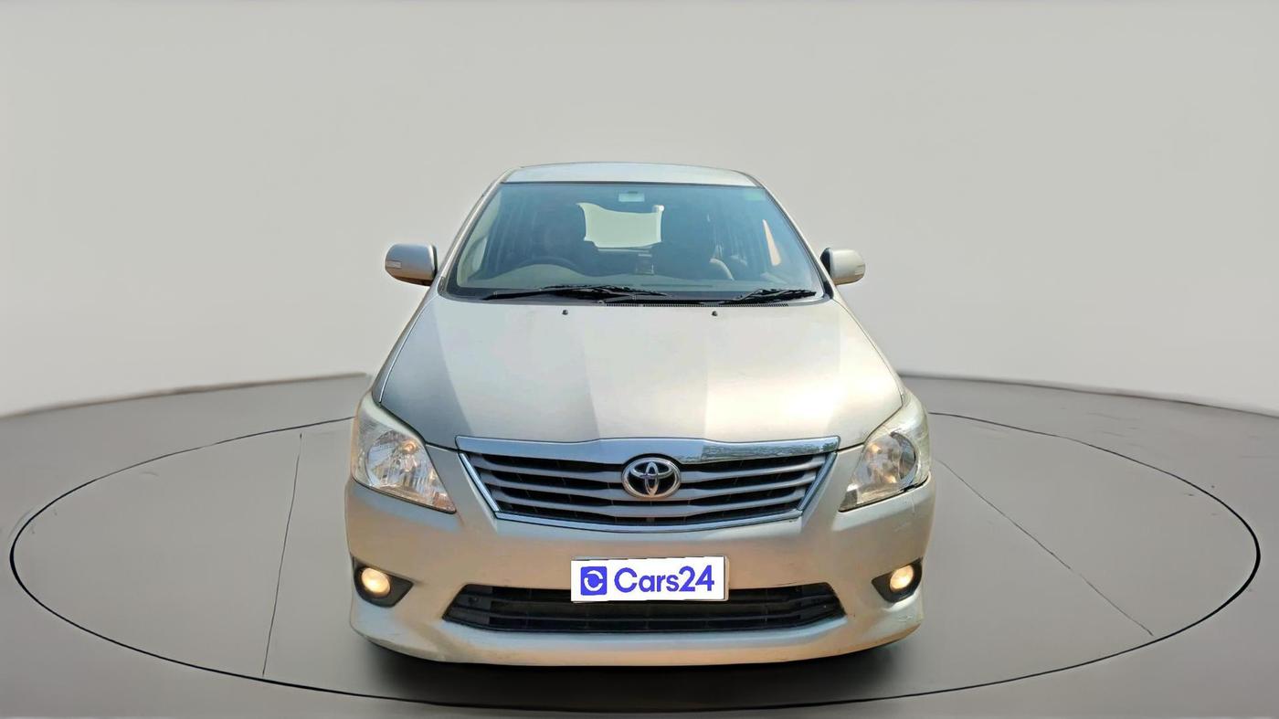 2012 Toyota Innova 2.5 VX 7 STR, Diesel, Manual, 66,736 km, exterior
