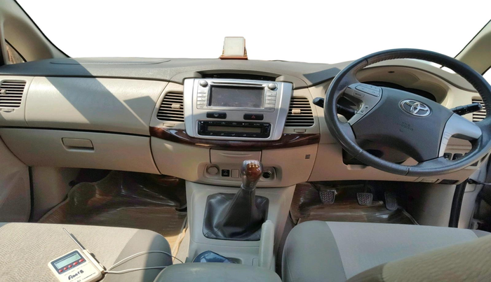 2012 Toyota Innova 2.5 VX 7 STR, Diesel, Manual, 66,736 km, interior