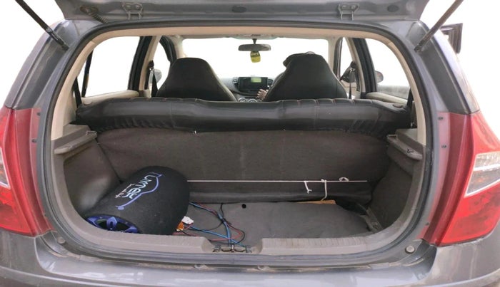 2015 Hyundai i10 SPORTZ 1.1, Petrol, Manual, 1,00,807 km, exterior