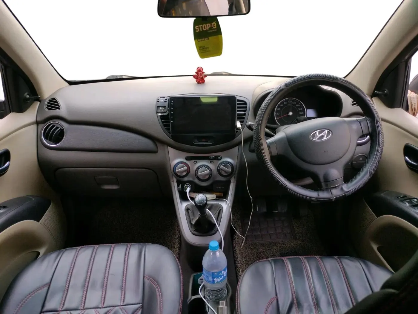 2015 Hyundai i10 SPORTZ 1.1, Petrol, Manual, 1,00,807 km, interior