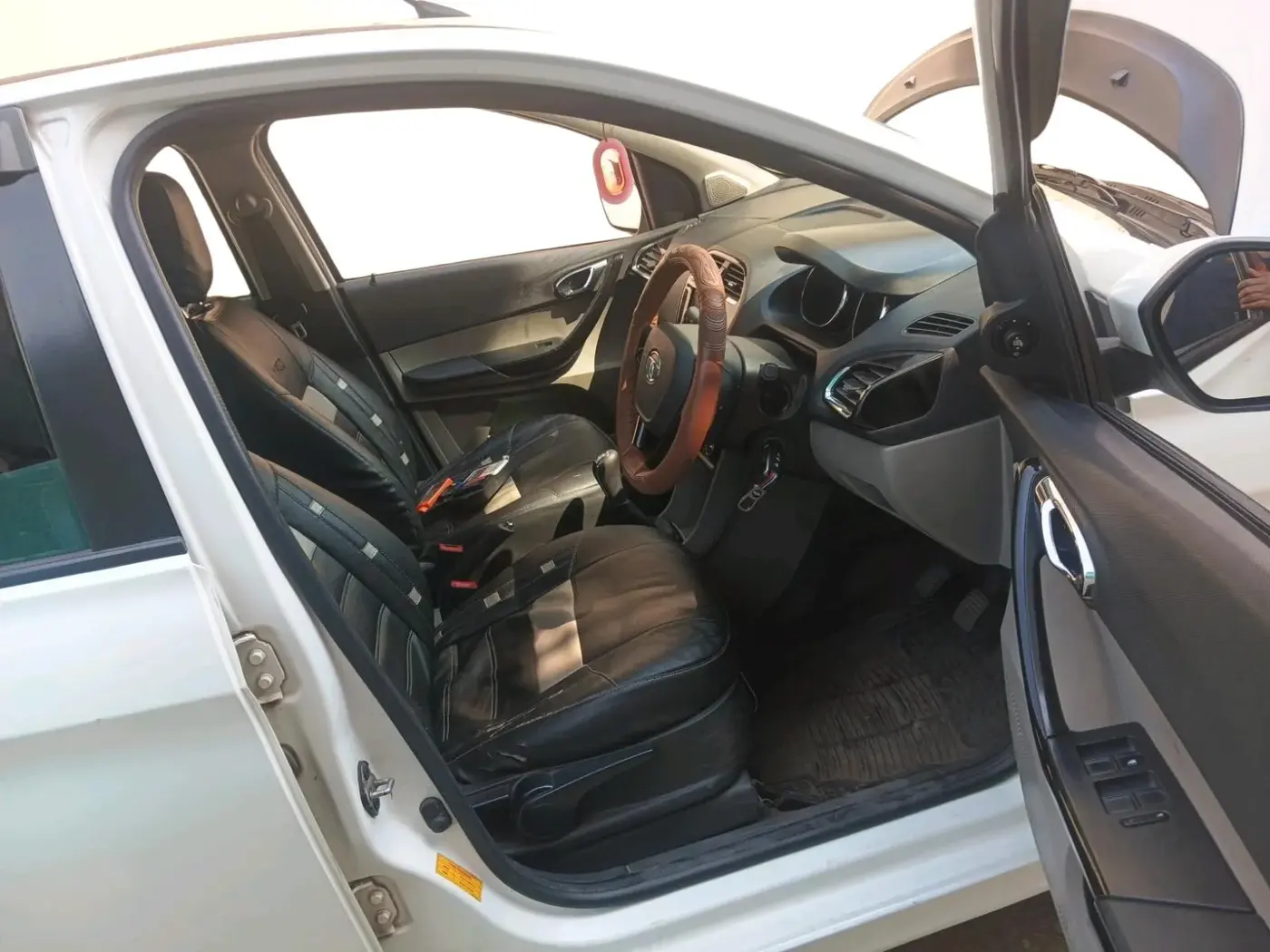 2019 Tata Tiago XZ PLUS PETROL, Petrol, Manual, 73,059 km, interior