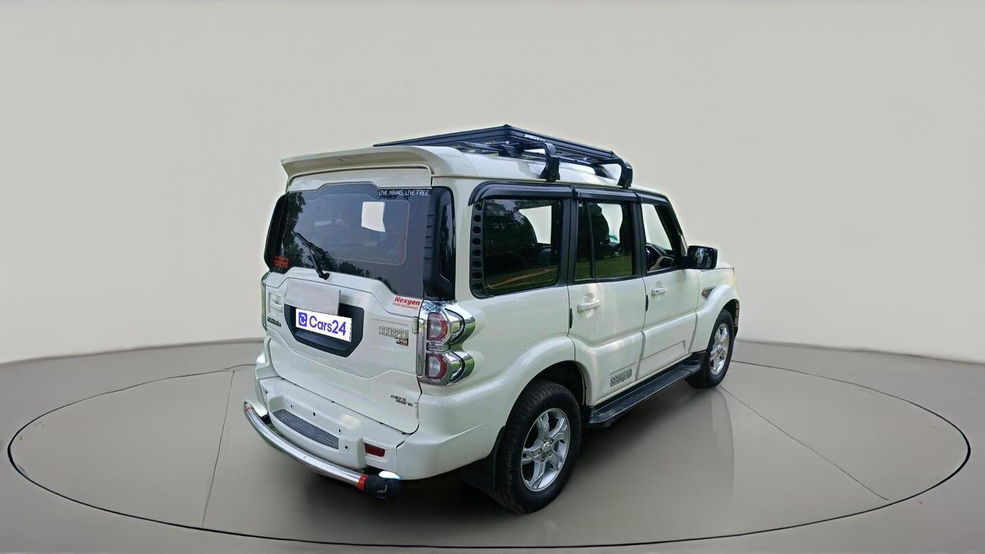 2015 Mahindra Scorpio S10, Diesel, Manual, 38,015 km, exterior