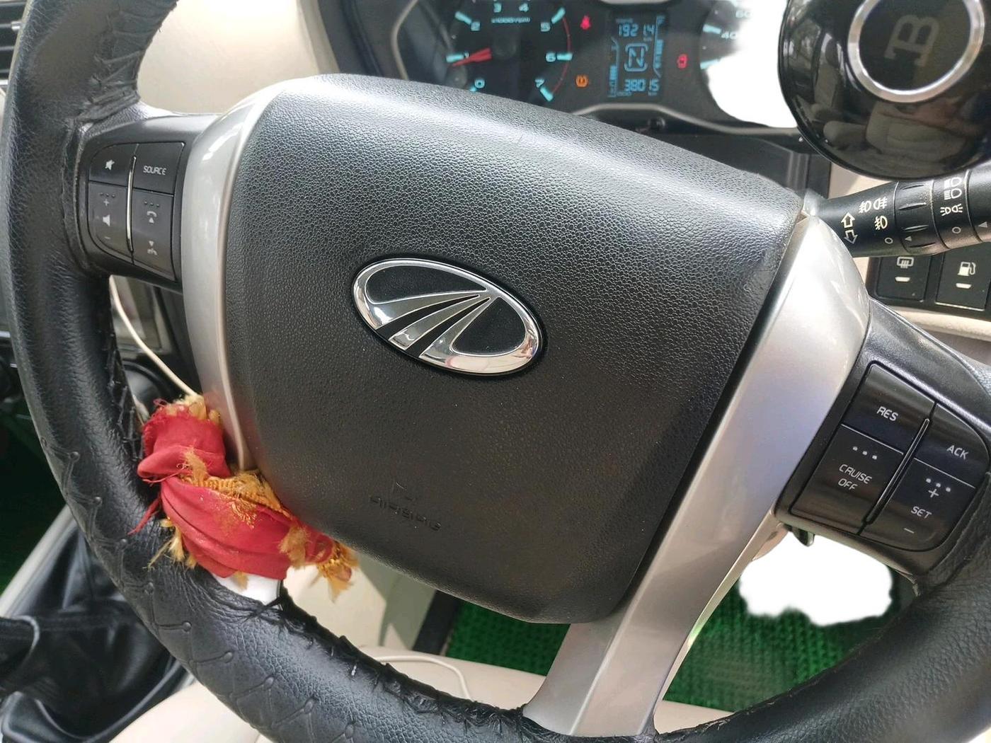 2015 Mahindra Scorpio S10, Diesel, Manual, 38,015 km, interior