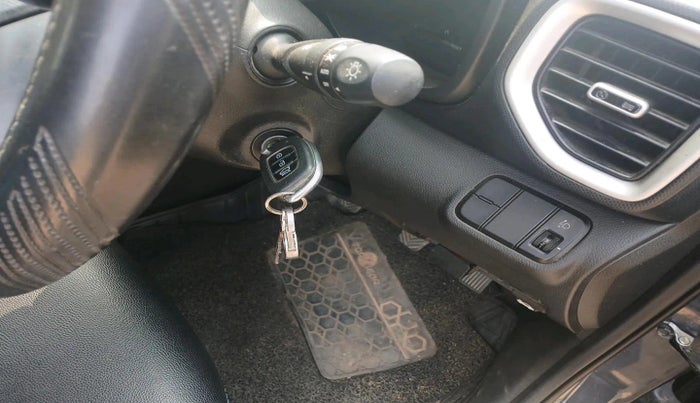 2021 Hyundai VENUE S+ 1.2, Petrol, Manual, 46,871 km, interior