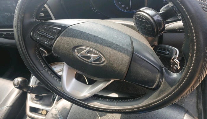 2021 Hyundai VENUE S+ 1.2, Petrol, Manual, 46,871 km, interior