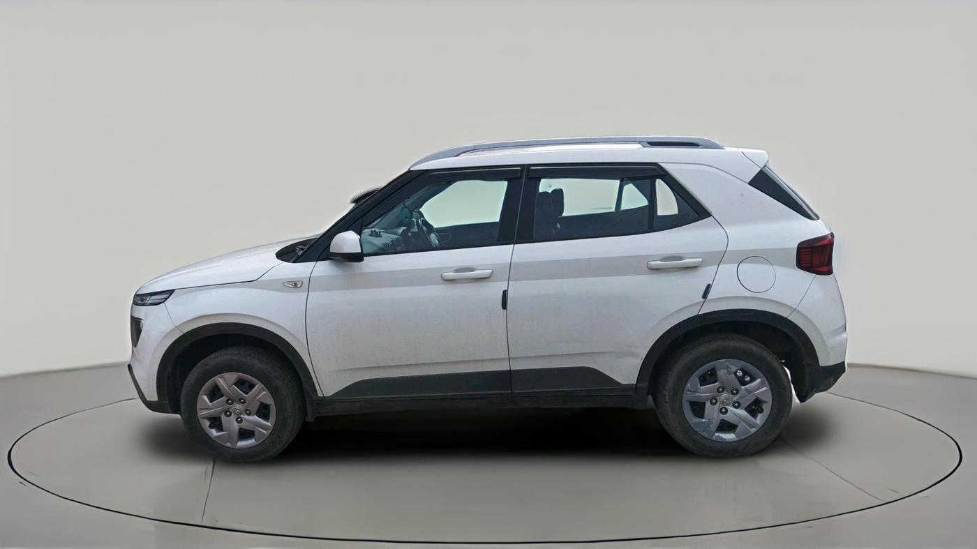 2021 Hyundai VENUE S 1.2, Petrol, Manual, 49,584 km, exterior