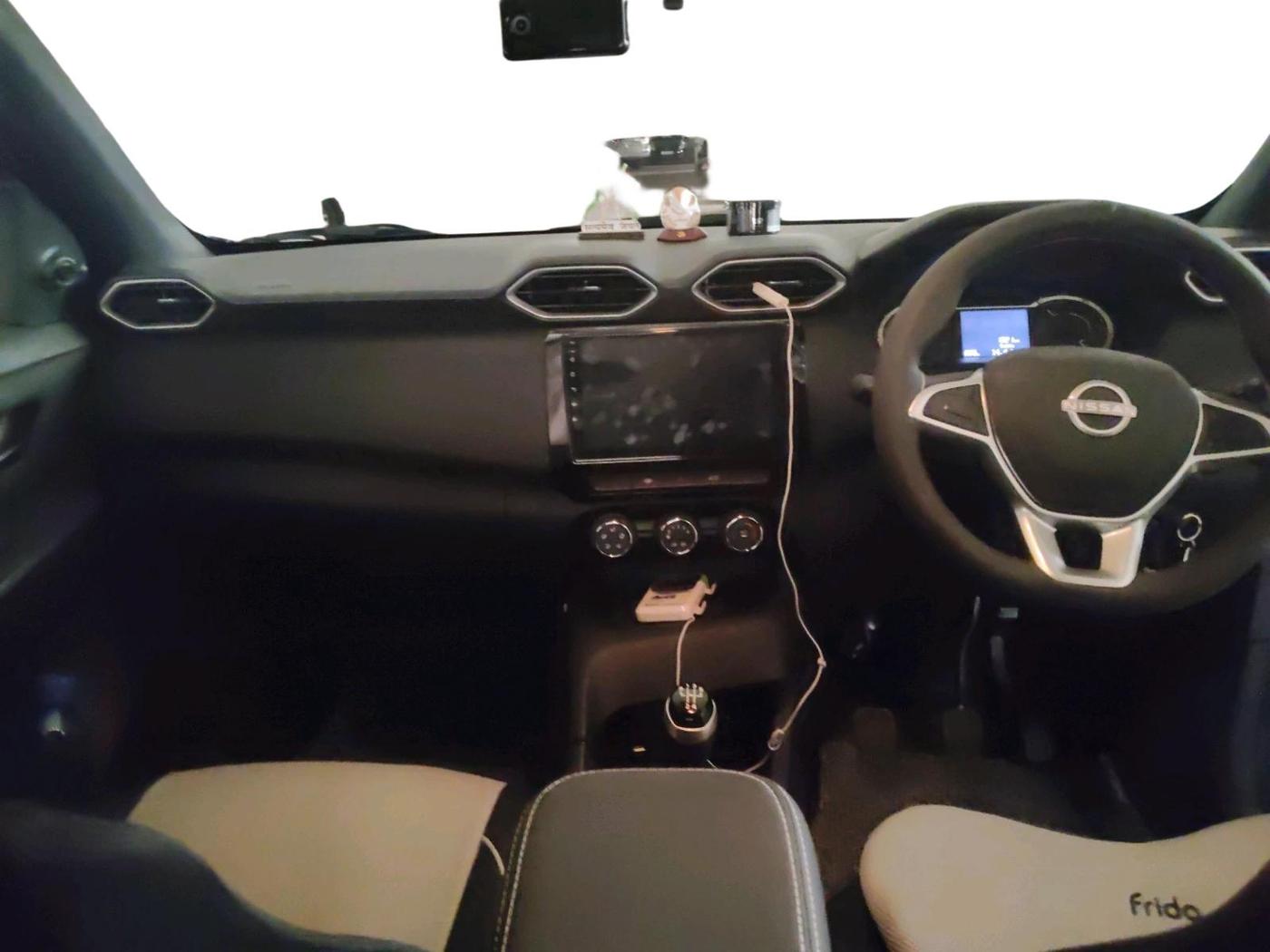 2025 Nissan MAGNITE Visia Plus B4D 1.0 Petrol MT, Petrol, Manual, 1,023 km, interior
