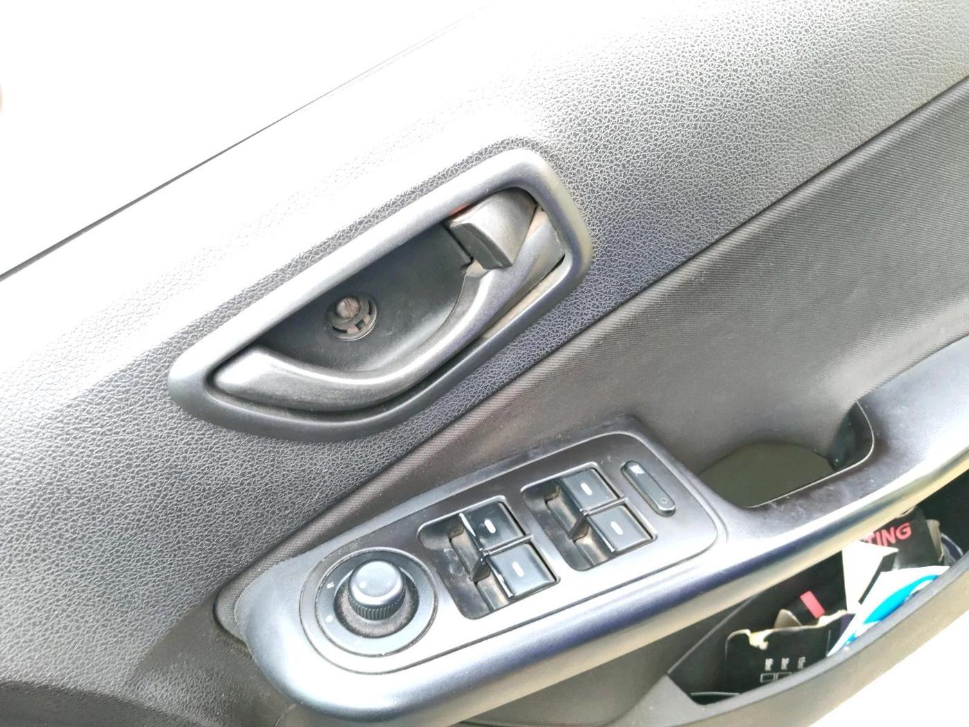 2015 Tata Zest XMS PETROL, Petrol, Manual, 1,21,734 km, interior