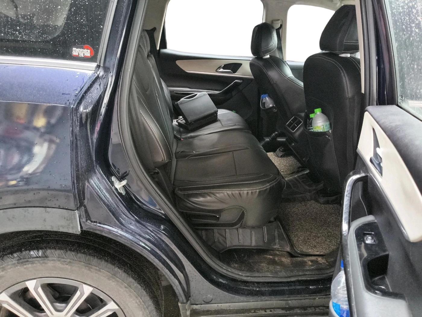 2023 Mahindra XUV700 AX 7 P MT 7 STR, Petrol, Manual, 41,697 km, interior