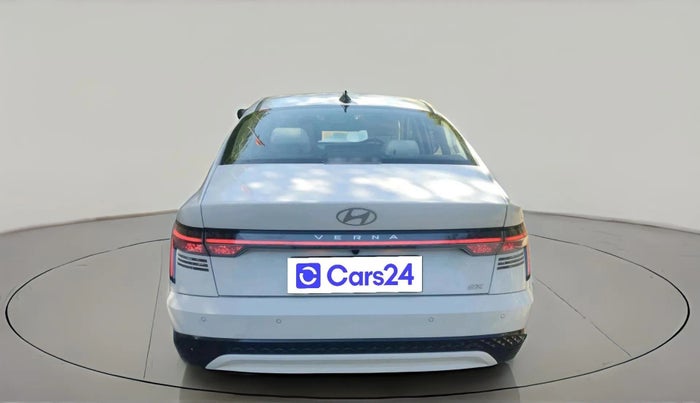 2024 Hyundai Verna SX(O) 1.5 MPI IVT , Petrol, Automatic, 4,687 km, exterior