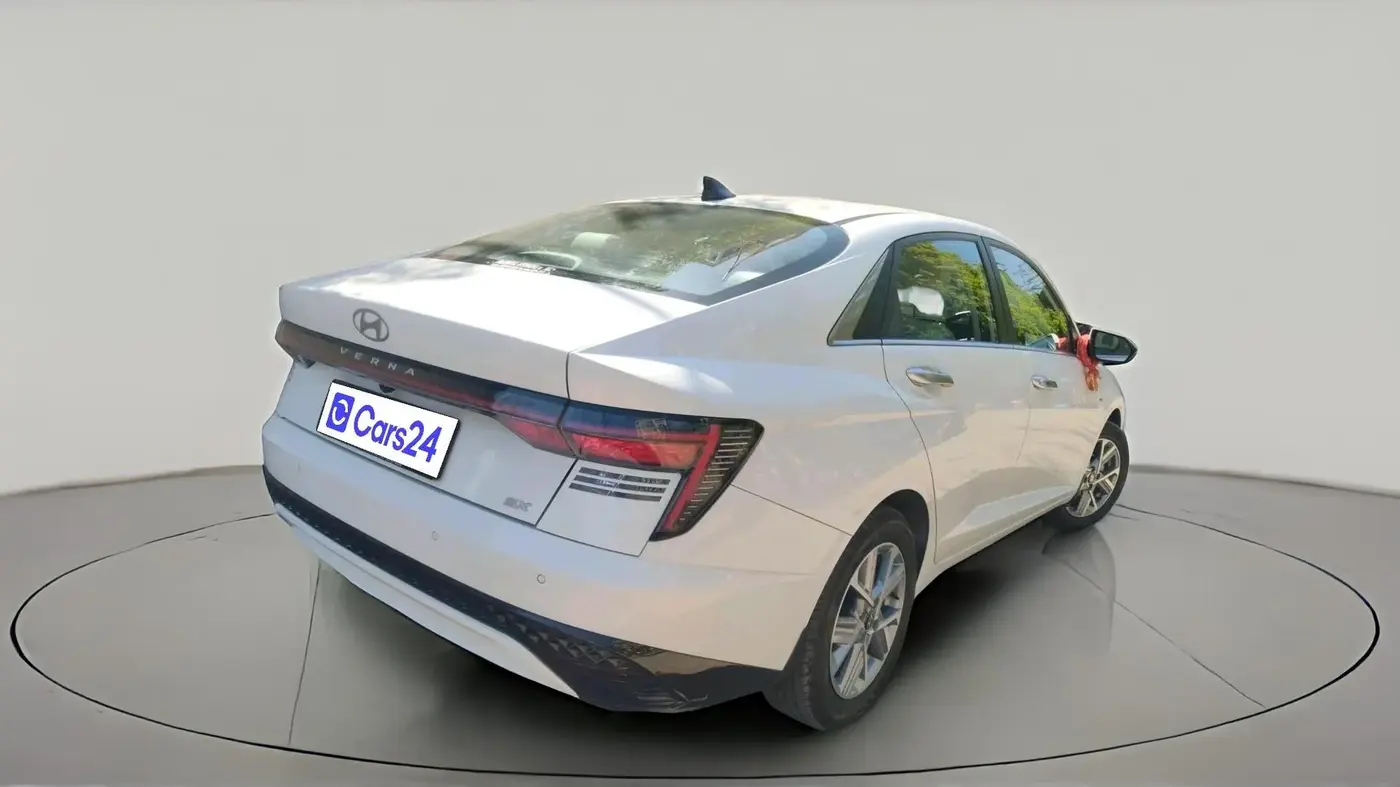 2024 Hyundai Verna SX(O) 1.5 MPI IVT , Petrol, Automatic, 4,687 km, exterior
