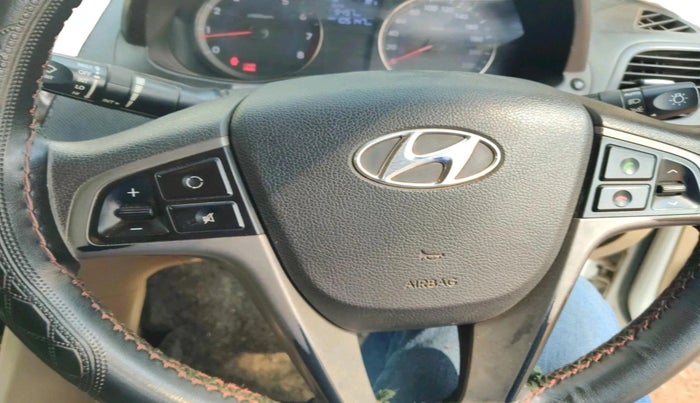 2016 Hyundai Verna 1.6 VTVT SX, Petrol, Manual, 1,05,147 km, interior