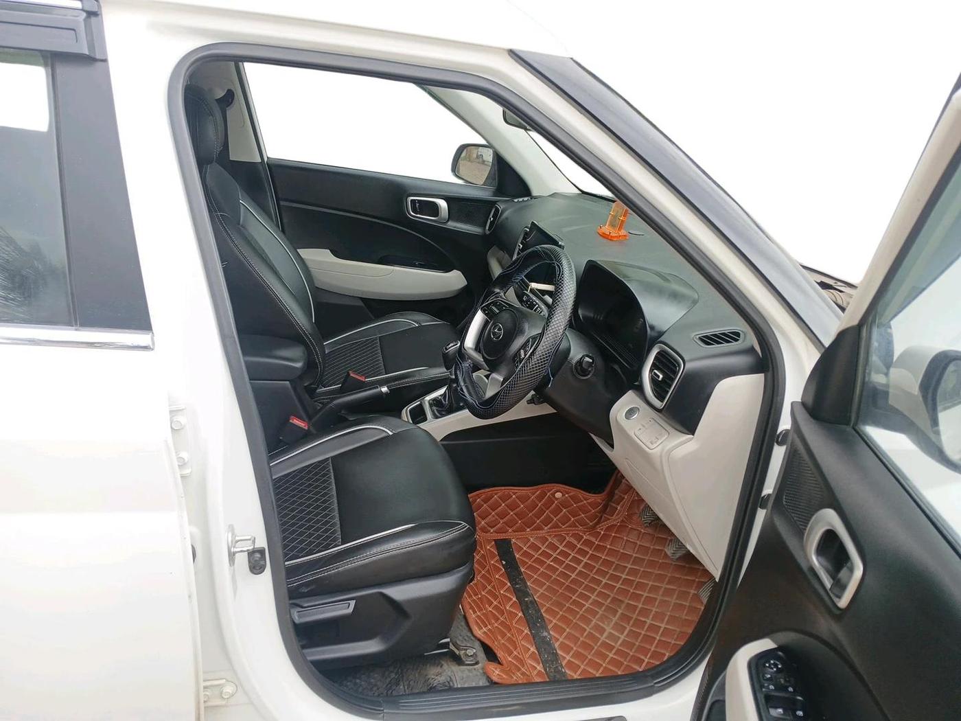2023 Hyundai VENUE SX 1.5 CRDI, Diesel, Manual, 52,876 km, interior