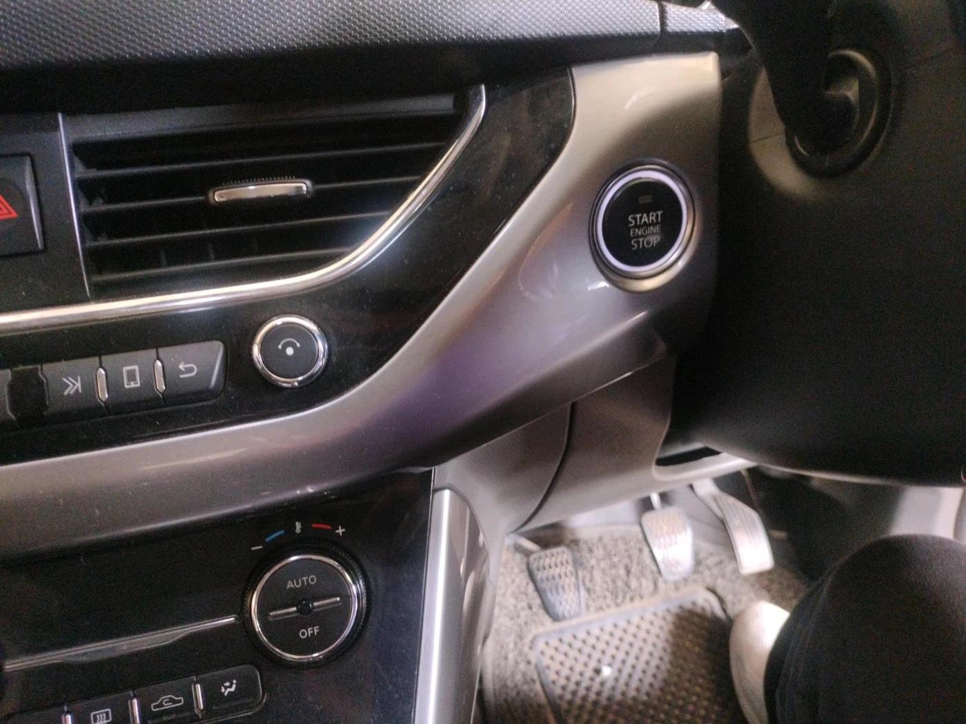 2018 Tata NEXON XZ PLUS PETROL, Petrol, Manual, 1,24,358 km, interior