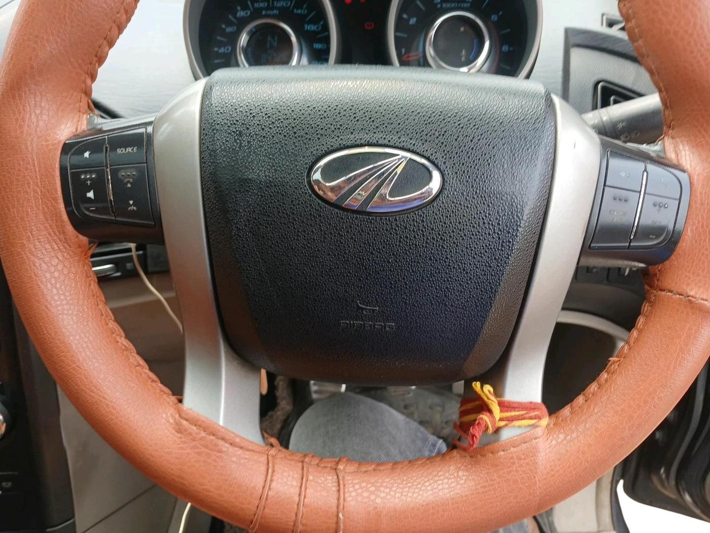 2016 Mahindra XUV500 W10 1.99, Diesel, Manual, 84,726 km, interior
