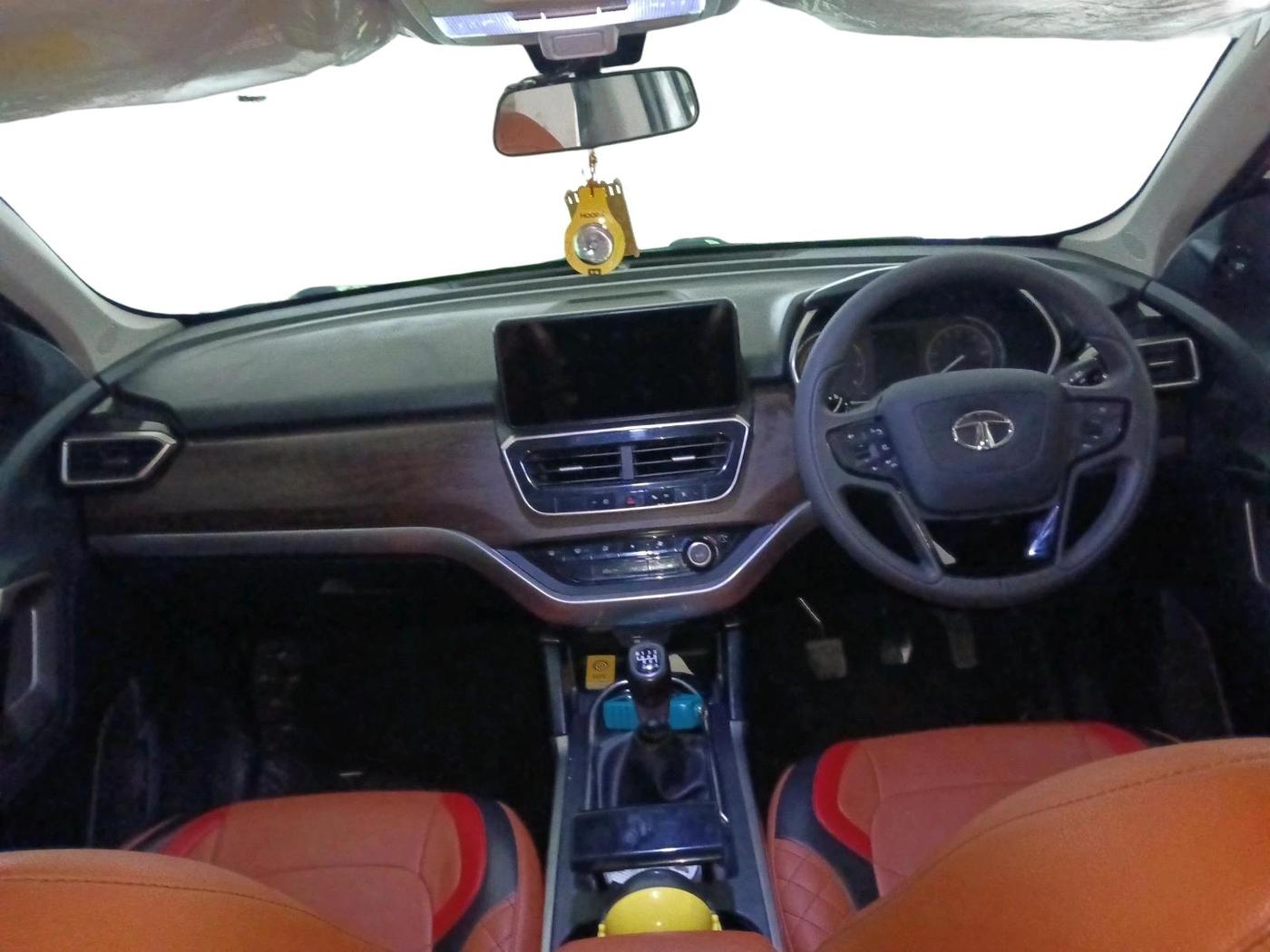 2023 Tata Harrier XT PLUS 2.0L KRYOTEC, Diesel, Manual, 1,04,291 km, interior